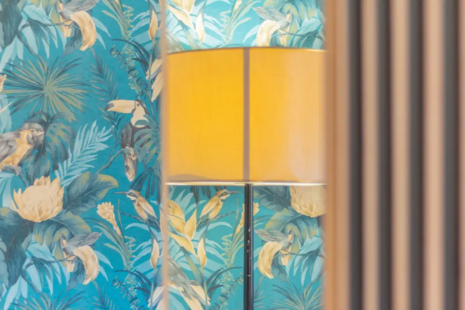 Wallpaper detail